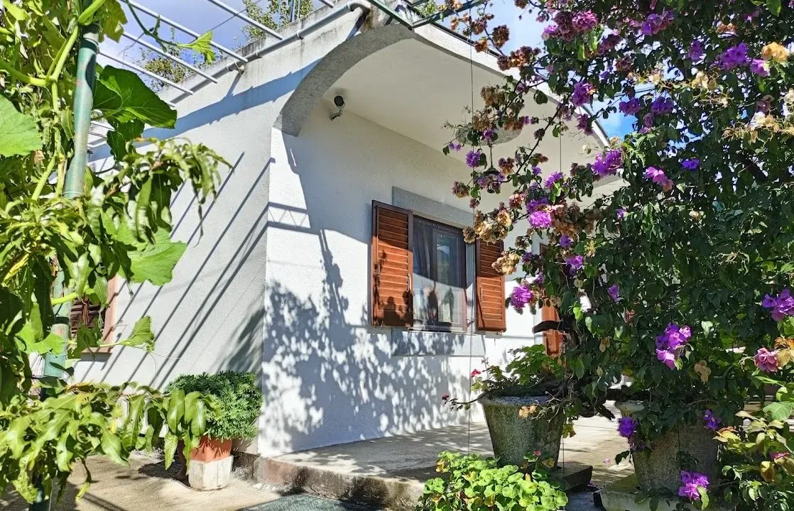 Prodaja, kuća, 68m², Šušanj, Bar