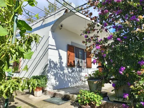 Prodaja, kuća, 68m², Šušanj, Bar