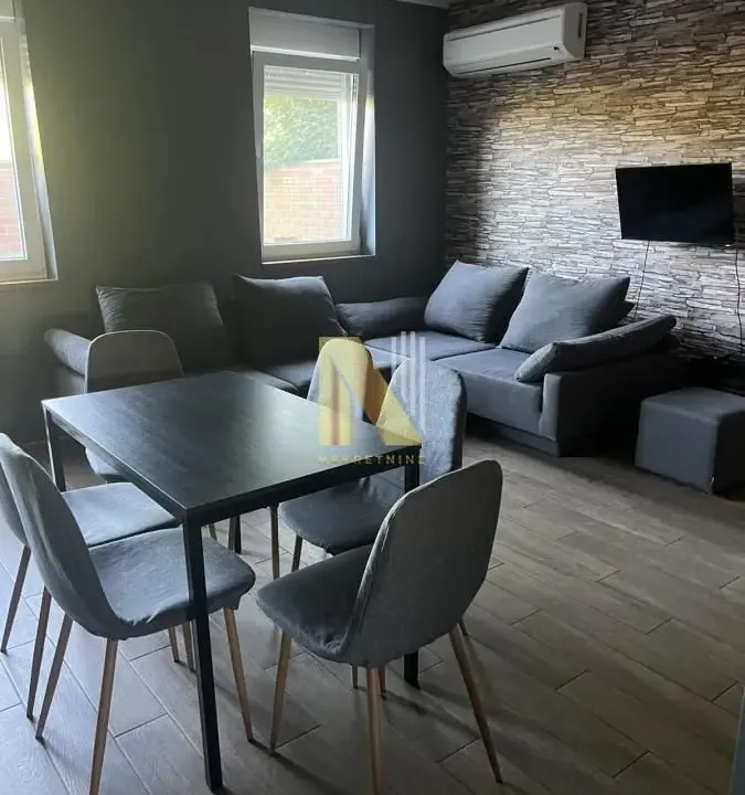 Prodaja, četvorosoban stan, 106m², Petrovaradin, Novi Sad