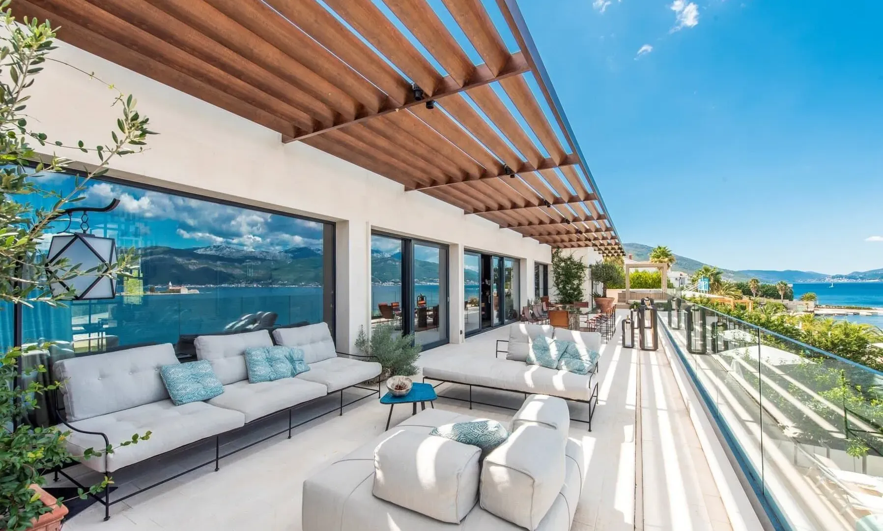 Sale, four bedroom apartment, 500m², Đuraševići, Tivat