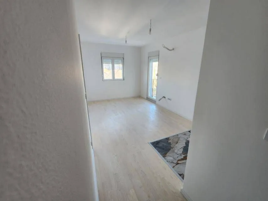 Prodaja, dvosoban stan, 45m², 1 maj, Podgorica