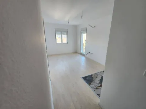 Prodaja, dvosoban stan, 45m², 1 maj, Podgorica - image 5