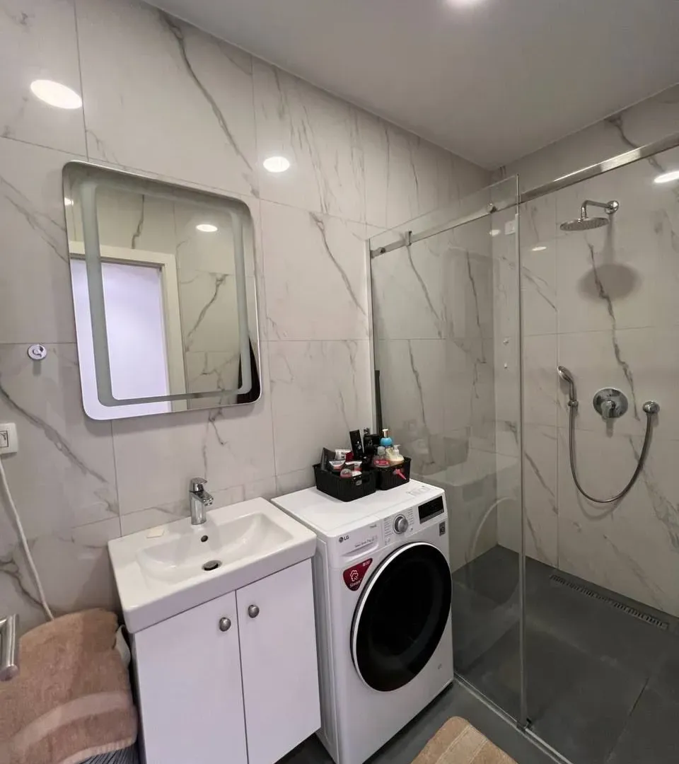 Prodaja, jednosoban stan, 65m², Soho City, Bar