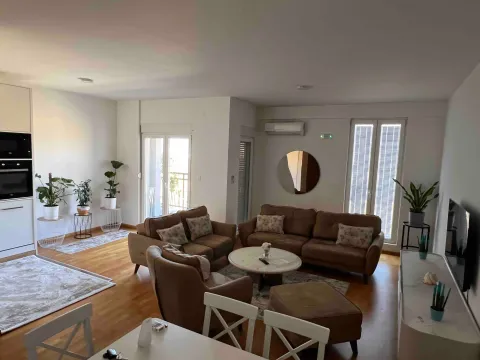 Sale, four bedroom apartment, 160m², Stari Aerodrom, Podgorica - image 1