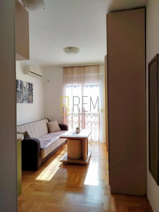 Prodaja, garsonjera, 19m², Podgorica, Crna Gora