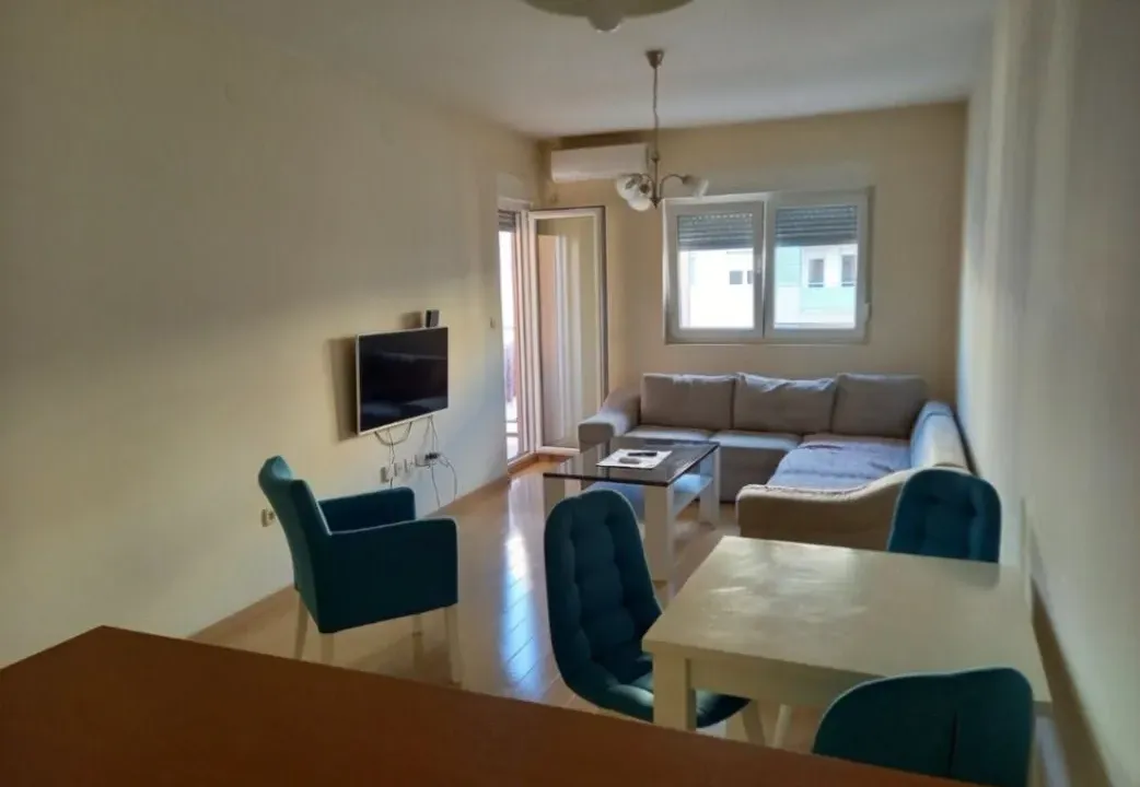 Izdavanje, jednosoban stan, 46m², City Kvart, Podgorica