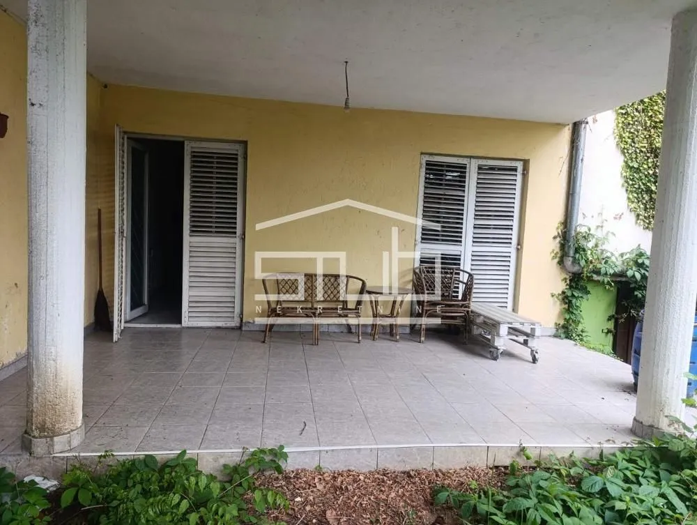 Izdavanje, kuća, 200m², Filmski Grad, Beograd