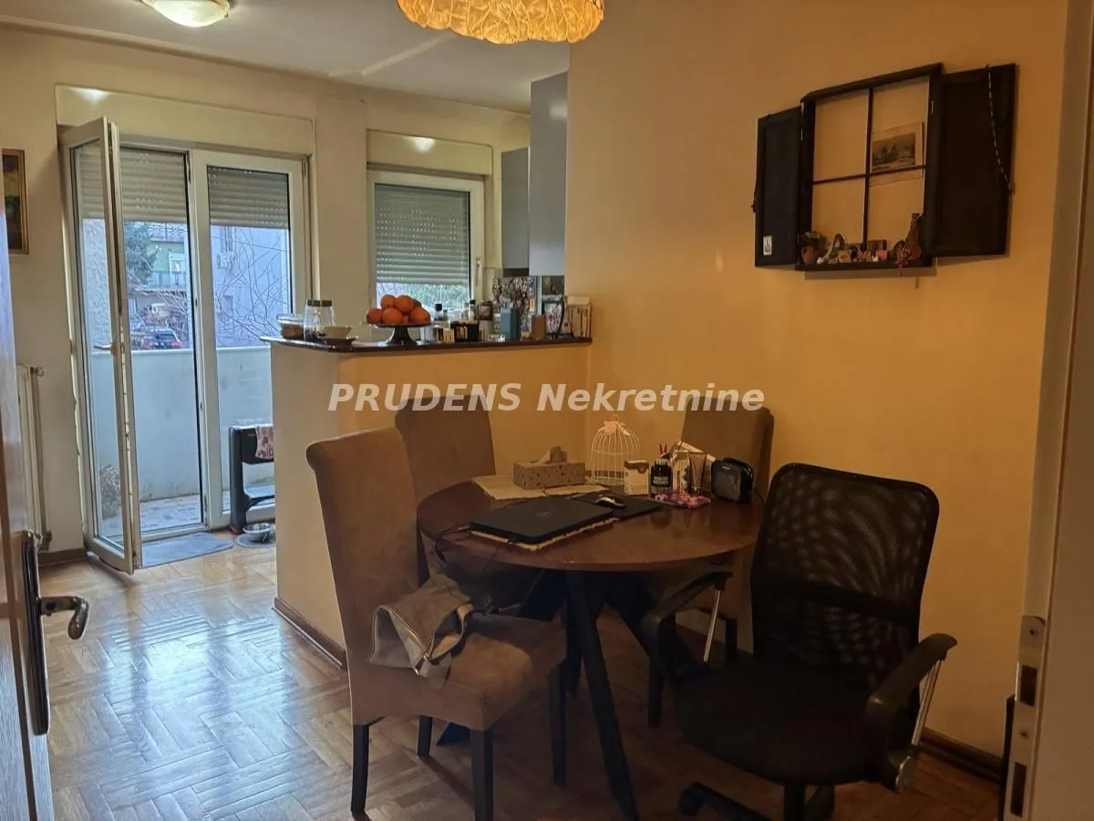 Prodaja, trosoban stan, 80m², Voždovac Sve Podlokacije, Beograd