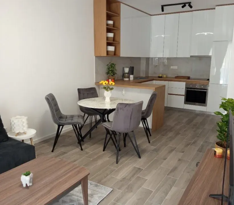 Rent, one bedroom apartment, 50m², Radanovići, Kotor