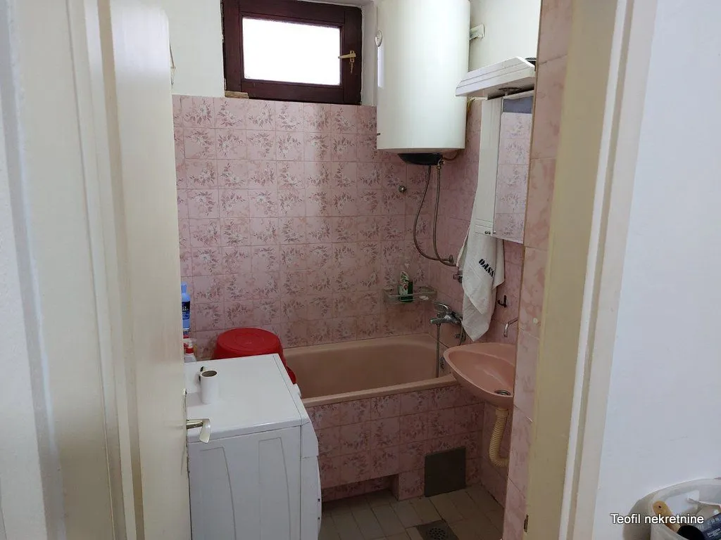 Prodaja, jednosoban stan, 32m², Zemun Save Kovačevića, Zemun Sve Podlokacije