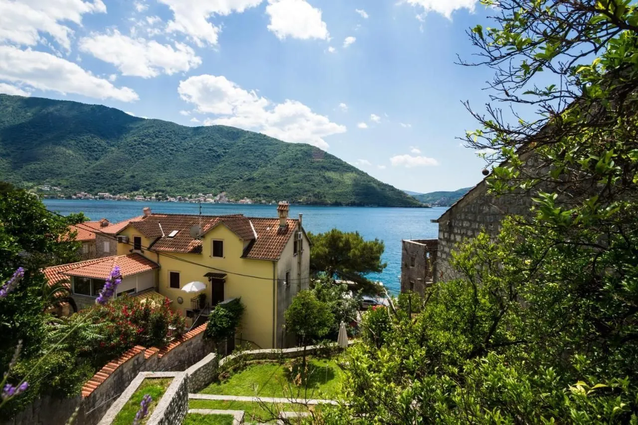 Prodaja, kuća, 136m², Perast, Kotor