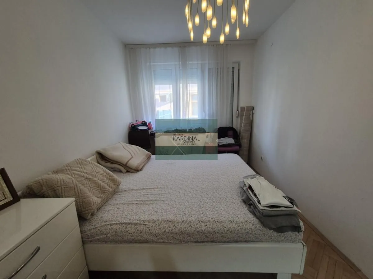 Prodaja, trosoban stan, 79m², Centar, Jagodina