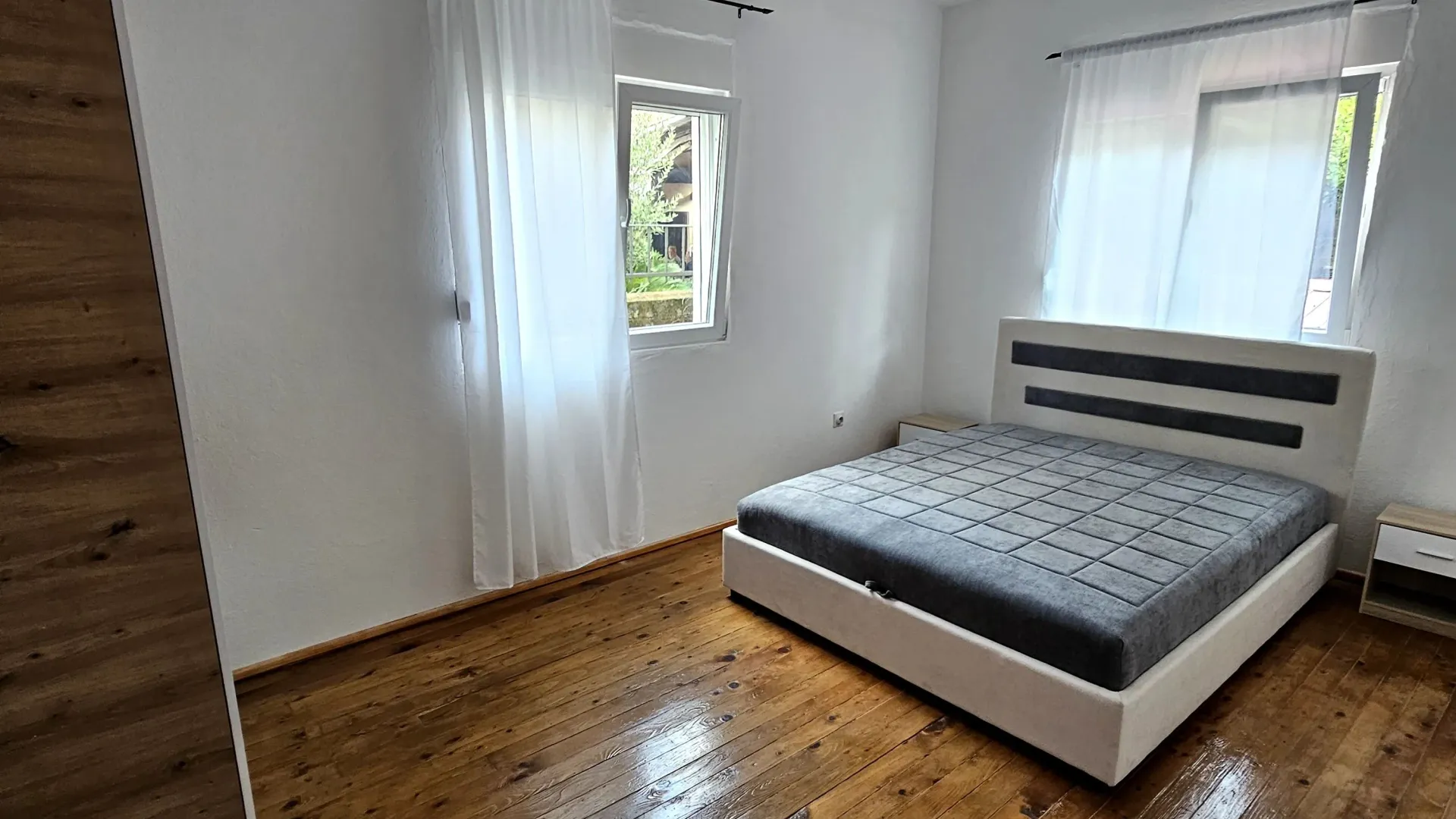 Rent, two bedroom apartment, 75m², Dobrota, Kotor