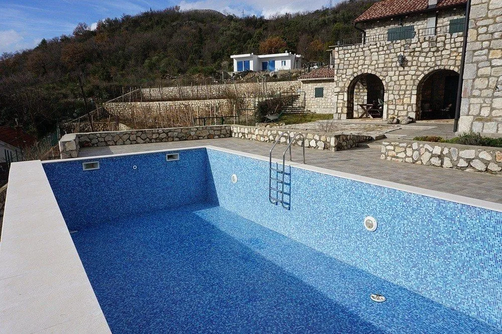 Prodaja, kuća, 400m², Šušanj, Bar