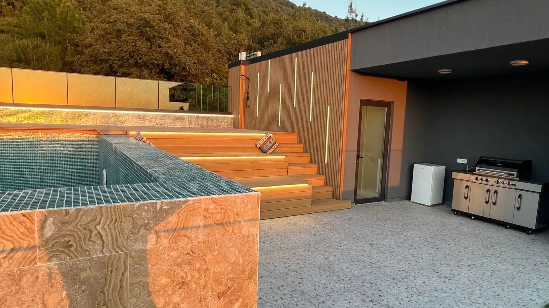 Prodaja, kuća, 480m², Kavač, Kotor