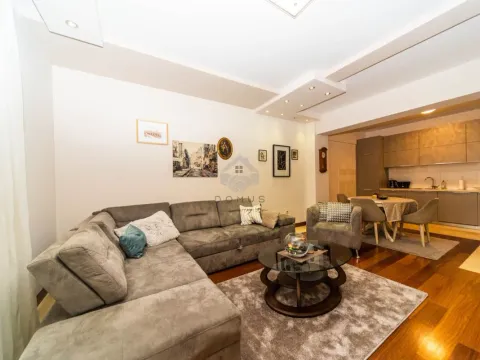 Izdavanje, dvosoban stan, 76m², Centar, Podgorica - image 3