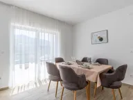Izdavanje, dvosoban stan, 63m², Bečići, Budva - image 3