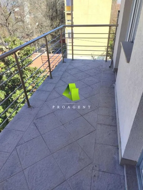 Rent, office space, 65m², Medijana, Niš