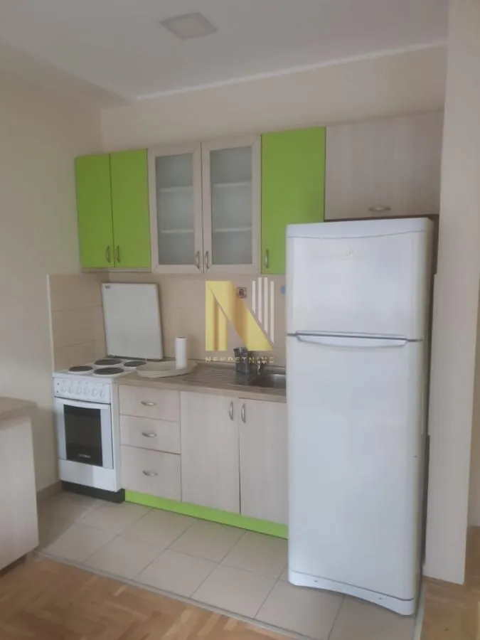 Izdavanje, garsonjera, 31m², Bulevar Evrope, Novi Sad Sve Podlokacije