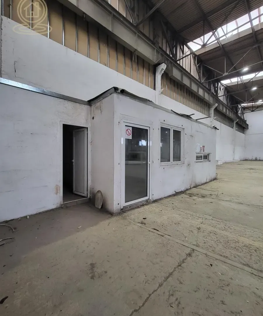 Rent, office space, 1600m², Crveni Krst, Niš