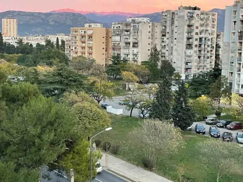 Izdavanje, poslovni prostor, 279m², Podgorica, Crna Gora - image 2