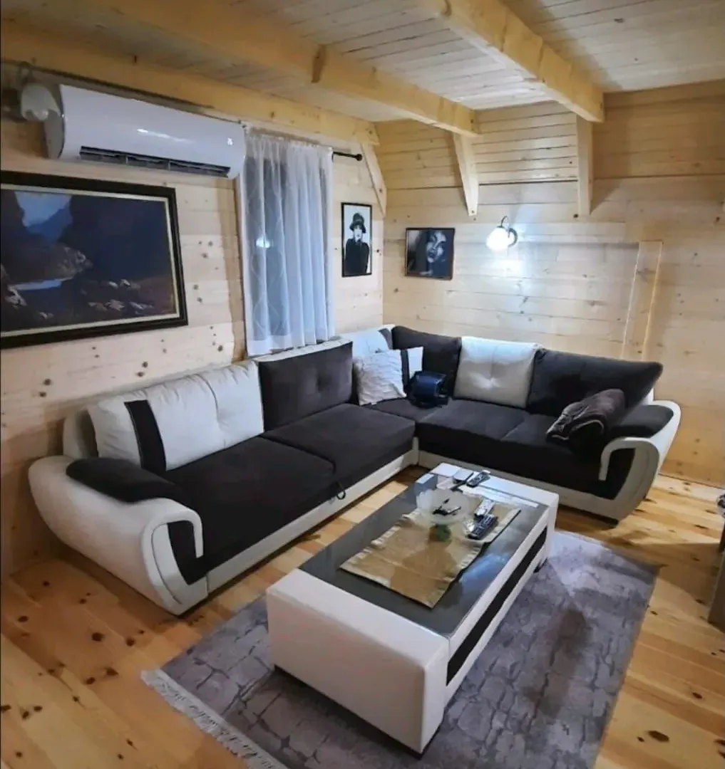 Prodaja, kuća, 207m², Borje, Žabljak