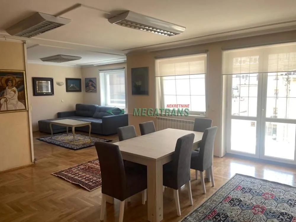 Izdavanje, četvorosoban stan, 130m², Vračar Hram, Vračar Sve Podlokacije