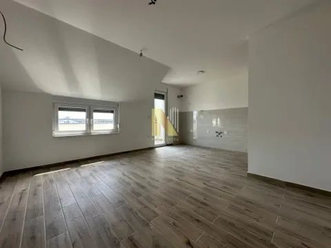 Prodaja, četvorosoban stan, 86m², Veternička rampa, Novi Sad Sve Podlokacije - image 1