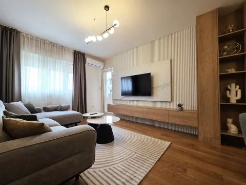Rent, apartment, 50m², Central Point, Podgorica - image 2