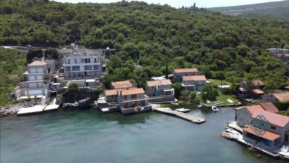 Prodaja, plac, 800m², Kakrc, Tivat