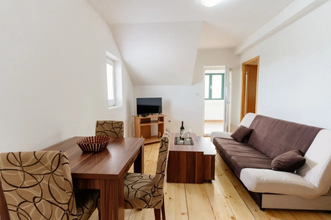 Prodaja, kuća, 190m², Pitomine, Žabljak
