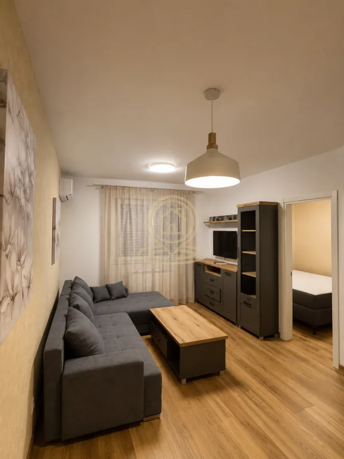 Izdavanje, dvosoban stan, 38m², Čubura, Beograd