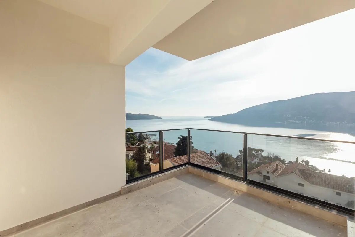 Prodaja, trosoban stan, 119m², Herceg Novi, Crna Gora