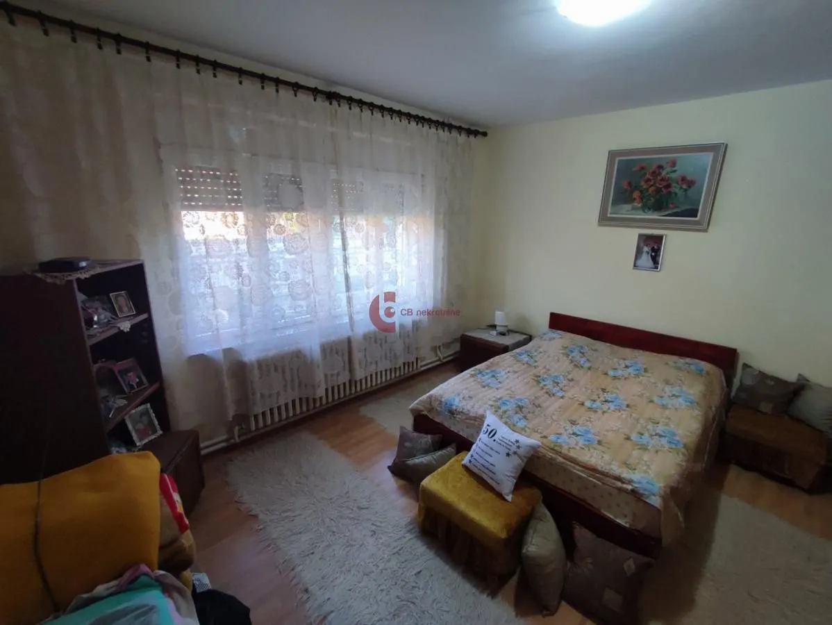 Prodaja, kuća, 250m², Novo Selo, Subotica