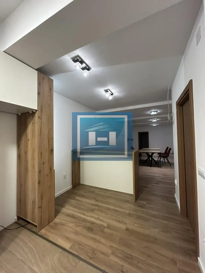 Izdavanje, dvosoban stan, 130m², Gloždak, Paraćin