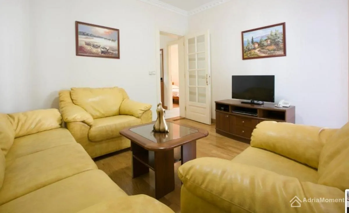 Prodaja, četvorosoban stan, 95m², Sveti Stefan, Budva