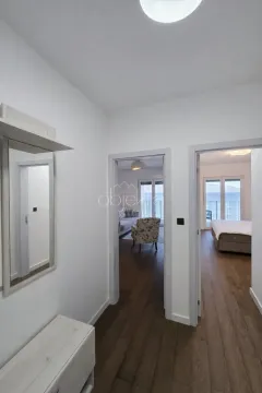 Rent, one bedroom apartment, 52m², Tivat, Crna Gora - image 9