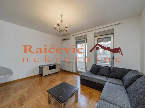 Stan in Zvezdara Sve Podlokacije