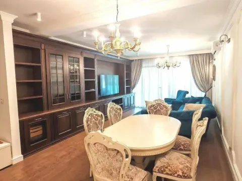 Izdavanje, trosoban stan, 96m², Đeram Pijaca, Beograd - image 2