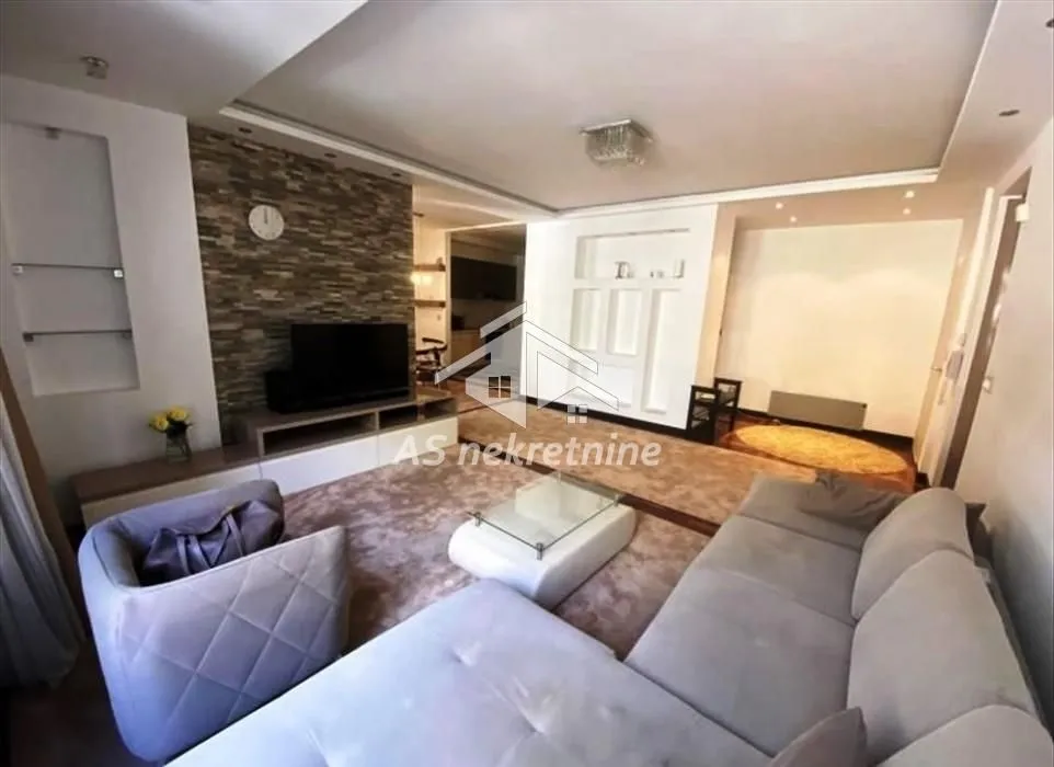 Izdavanje, trosoban stan, 87m², Stari Grad, Beograd