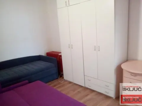 Izdavanje, kuća, 47m², Centar, Novi Sad - image 6