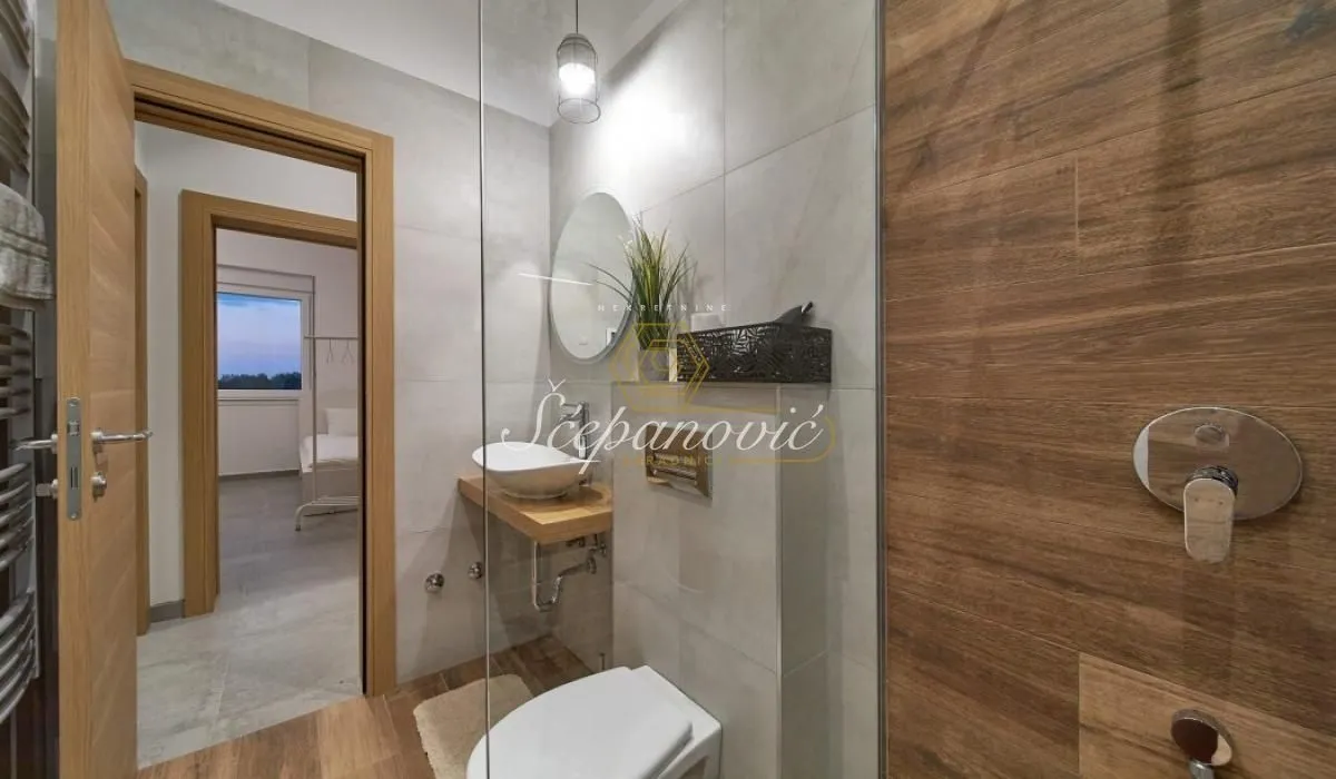 Rent, house, 295m², Sremski Karlovci, Novi Sad