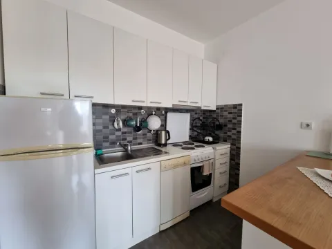 Rent, one bedroom apartment, 44m², Budva, Crna Gora - image 13