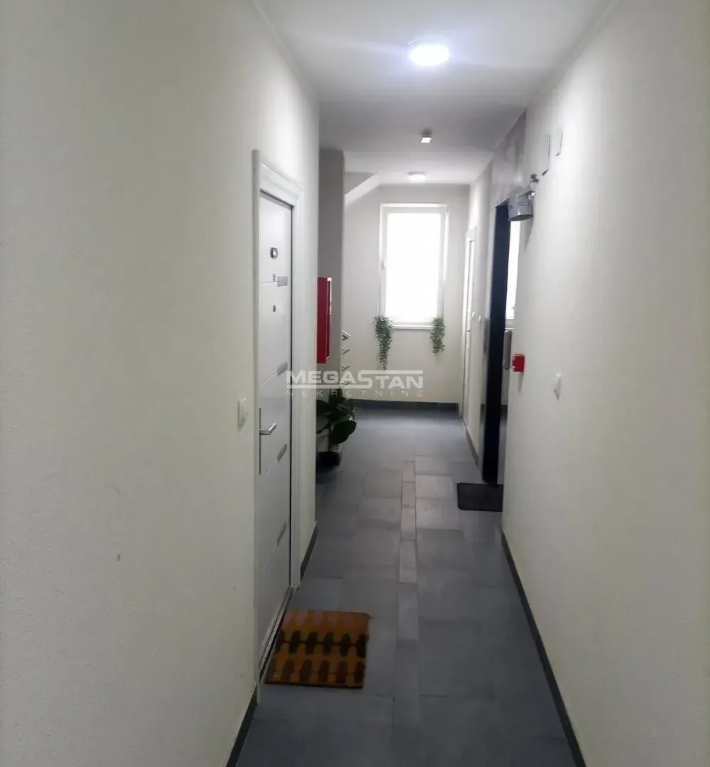 Izdavanje, dvosoban stan, 43m², Mali Mokri Lug, Zvezdara Sve Podlokacije