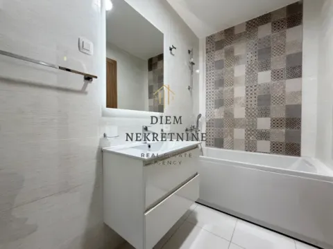 Izdavanje, dvosoban stan, 70m², Master Kvart, Podgorica - image 8