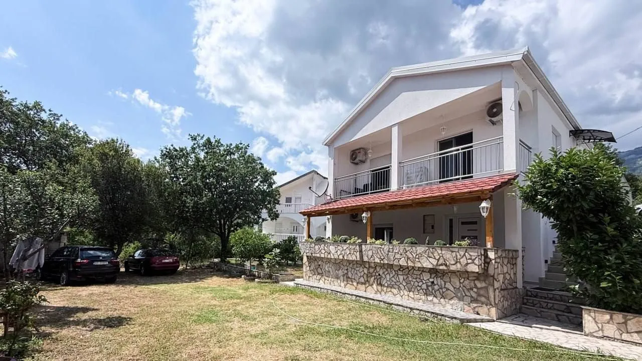 Rent, one bedroom apartment, 45m², Bečići, Budva