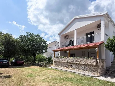 Rent, one bedroom apartment, 45m², Bečići, Budva - image 9