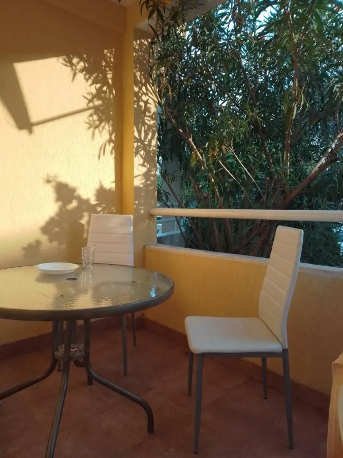 Izdavanje, jednosoban stan, 49m², Petrovac, Budva