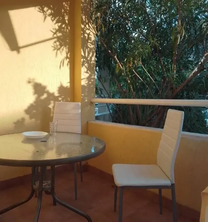 Rent, one bedroom apartment, 49m², Petrovac, Budva