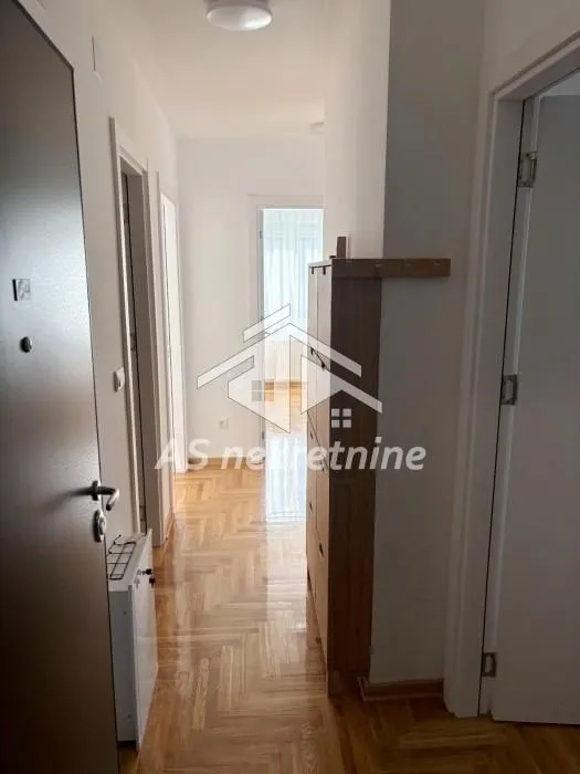 Izdavanje, četvorosoban stan, 79m², Banjica, Voždovac Sve Podlokacije